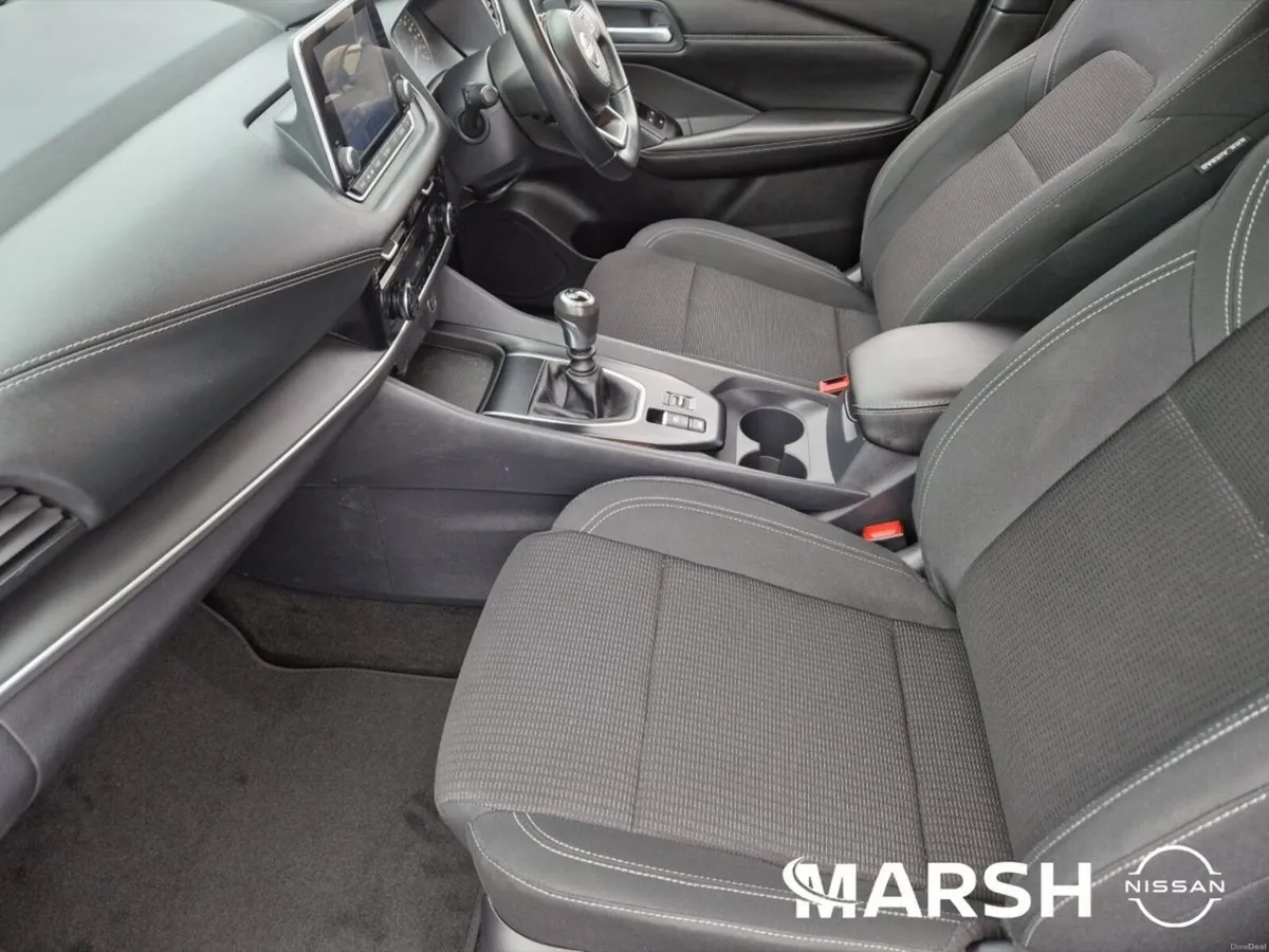 Nissan Qashqai 1.3 HYB SV MY2 - Image 4