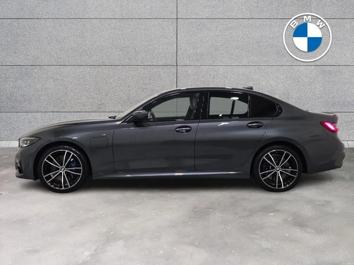 BMW 3-Series 330e M Sport Saloon - Image 3