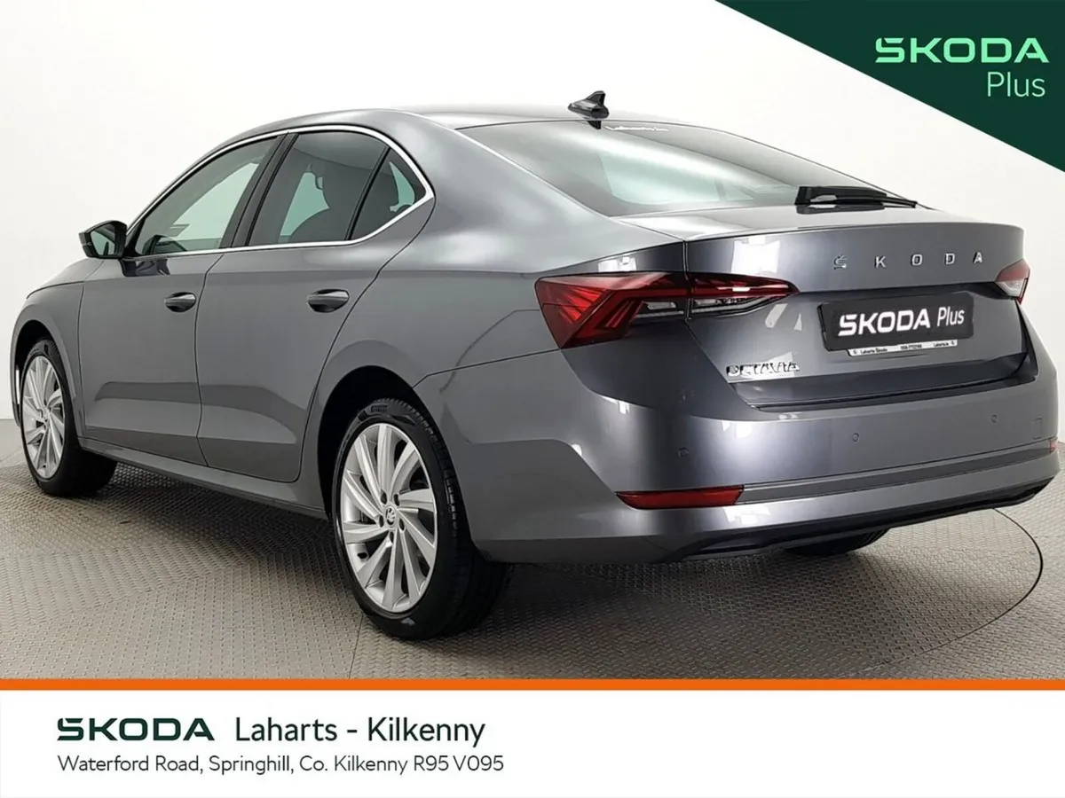 Skoda Octavia E30 2.0TDI 115HP 5DR *WIRELESS CARPL - Image 3