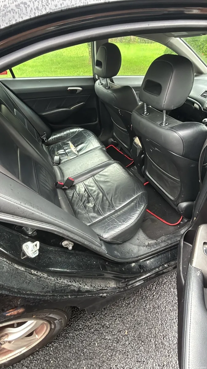 Honda Civic Automatic Hybrid 2010 - Image 3