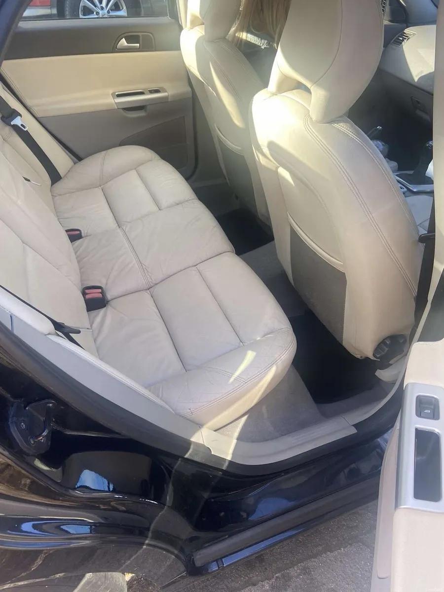 Car - Image 5