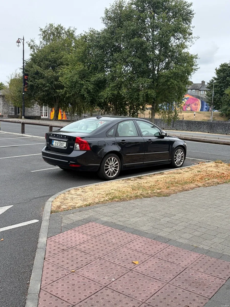 Car - Image 1