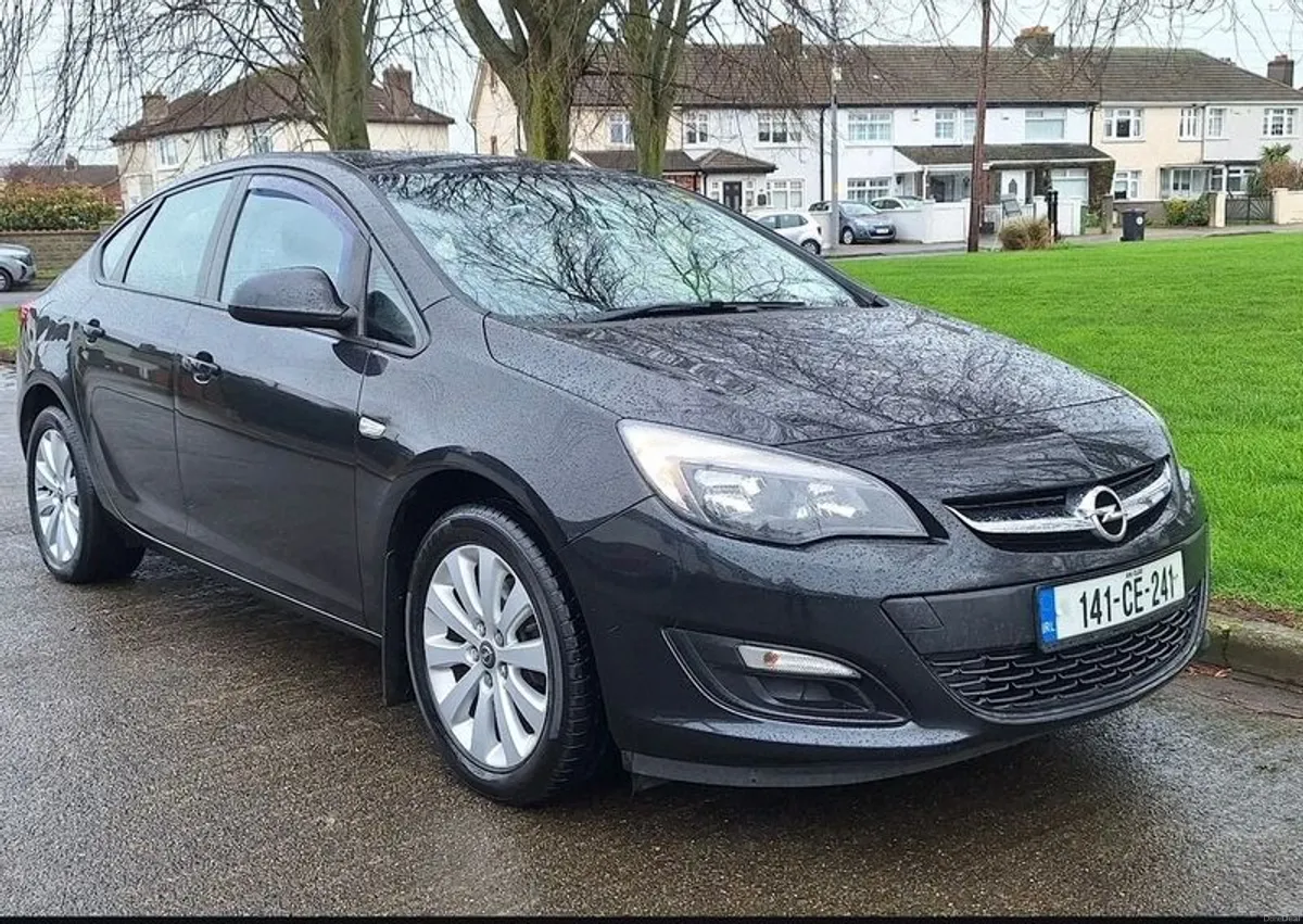 2014 Opel Astra - Image 1