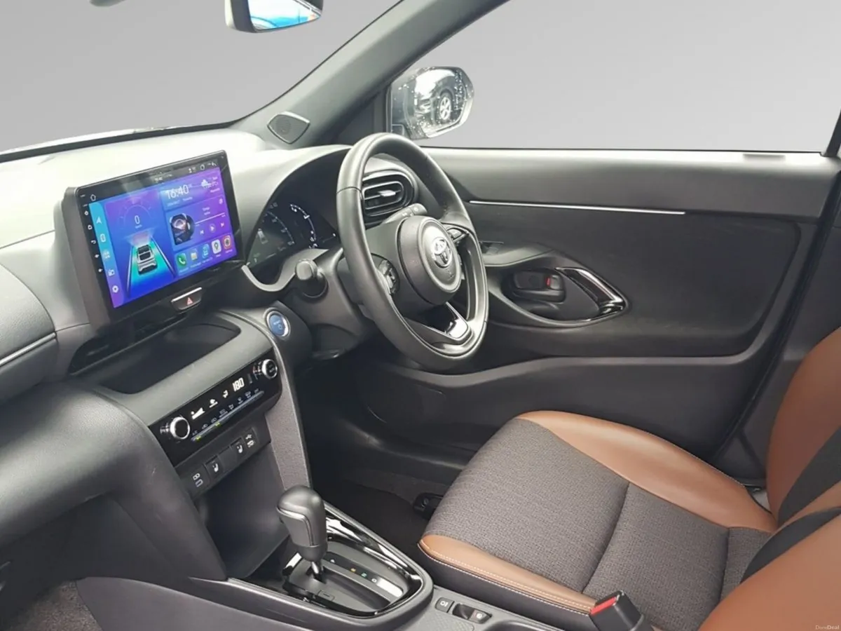 Toyota Yaris Cross Hybrid Adventure - Image 4