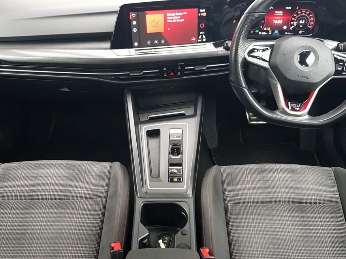Volkswagen Golf 2.0 TSI 245HP GTI DSG - Image 3