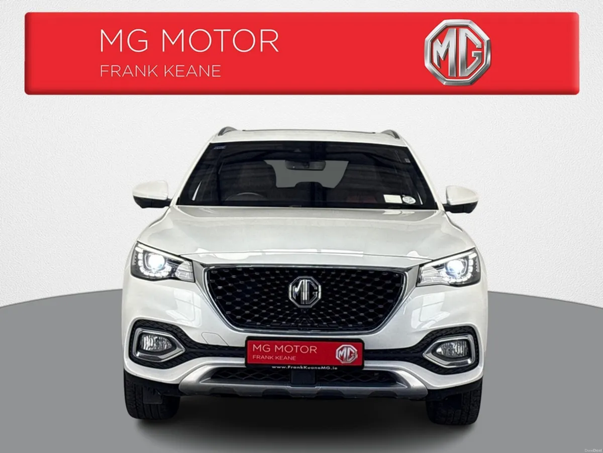 MG HS PHEV - EXCLUSIVE **BLACK AND RED FULL LEATHE - Image 5