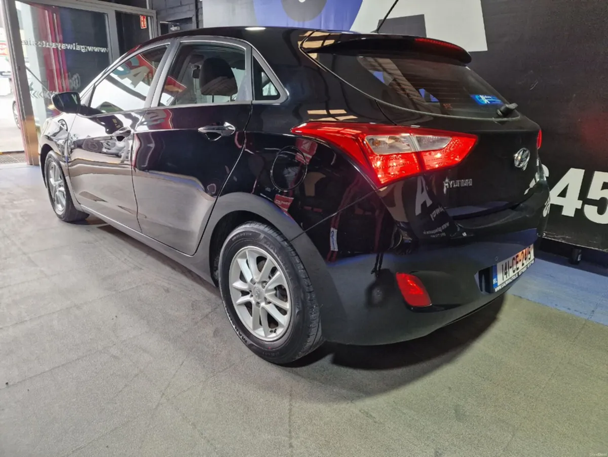Hyundai i30 1.6 CRDI **LOW MILAGE, REAR SENSORS** - Image 6