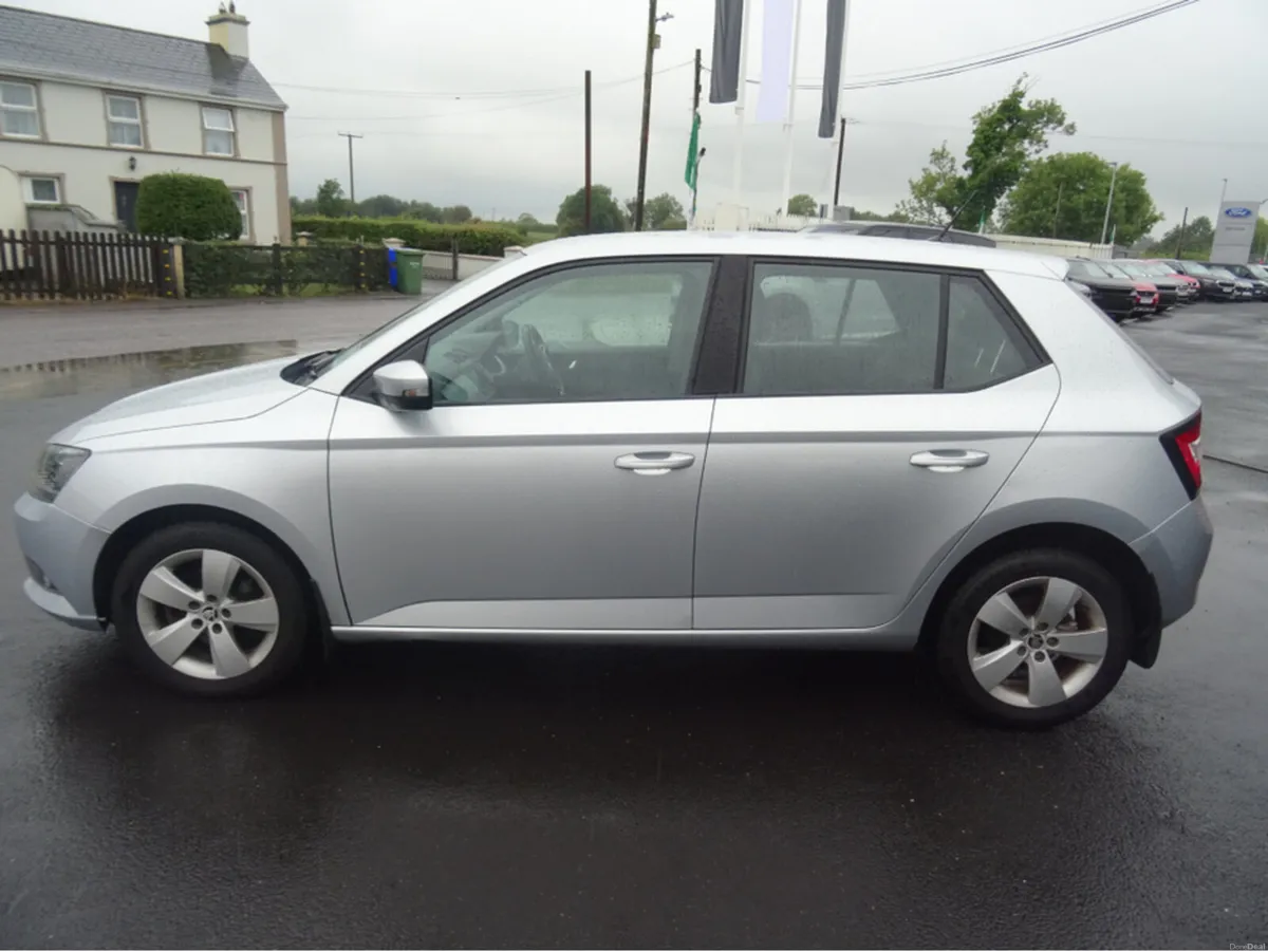 Skoda Fabia AMBITION 1.2 TSI 90HP 4DR - Image 3