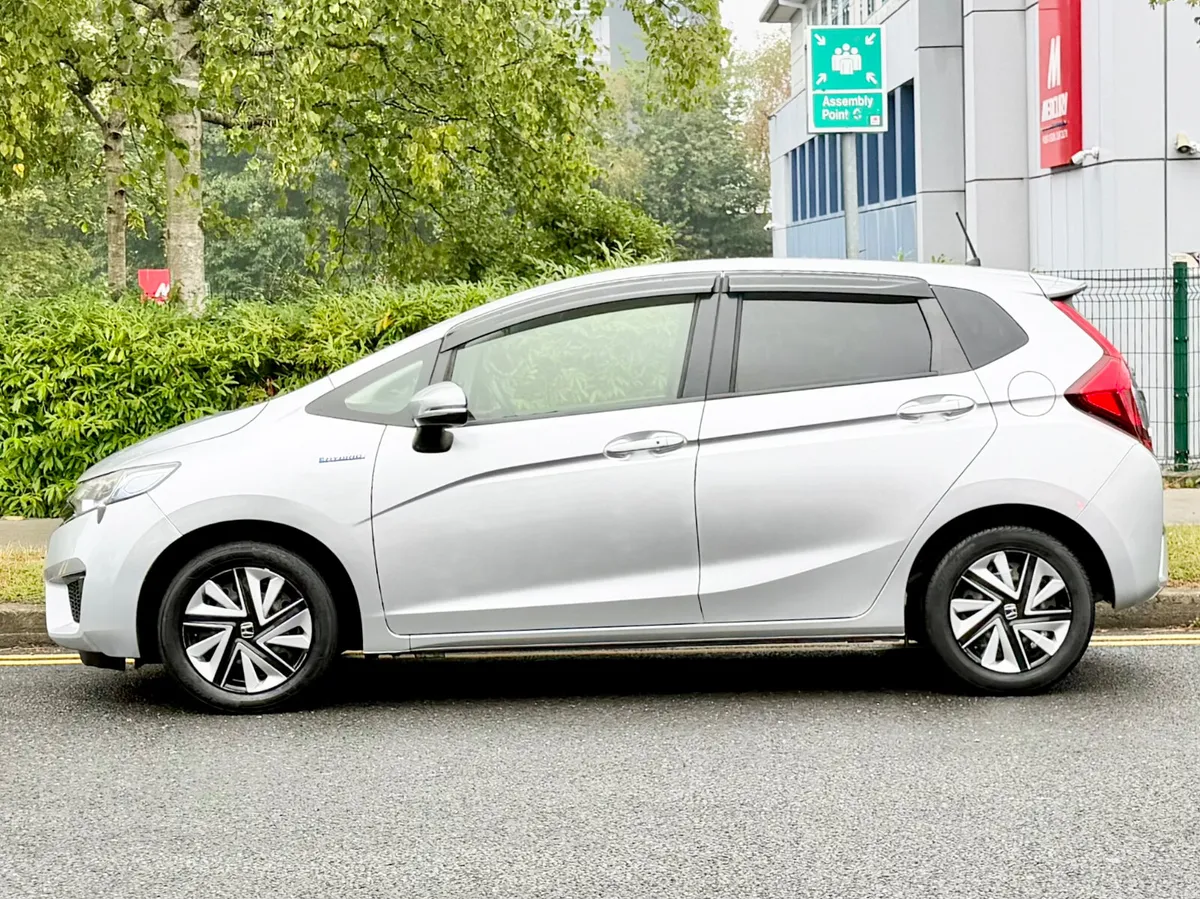 Honda Fit 2016!!! HYBRID!! - Image 4