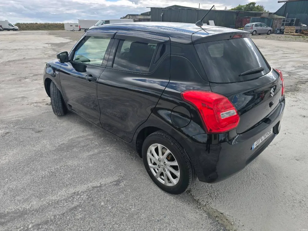SUZUKI SWIFT 1.2L HYBRID AUTOMATIC - Image 5