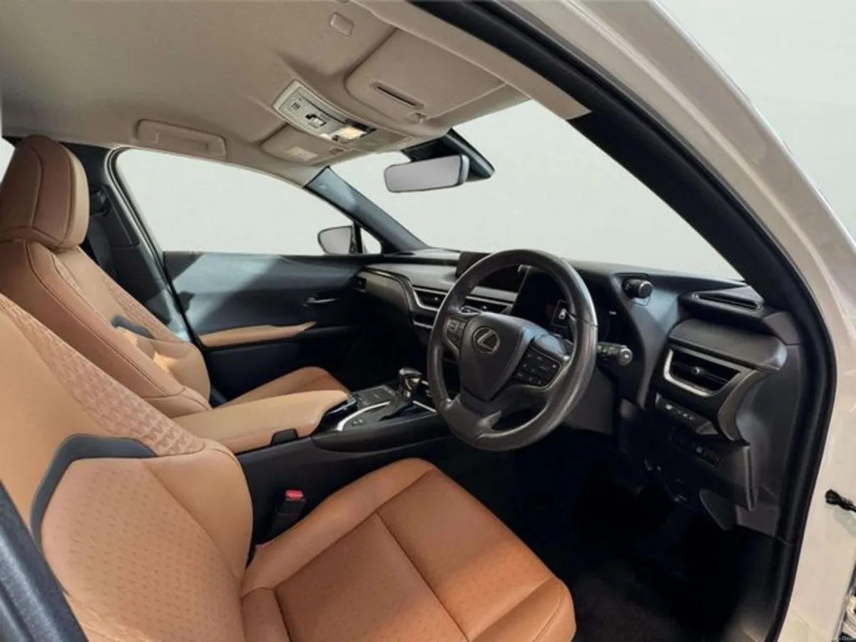 Lexus UX Hybrid VERSION C, 360 camera - Image 2