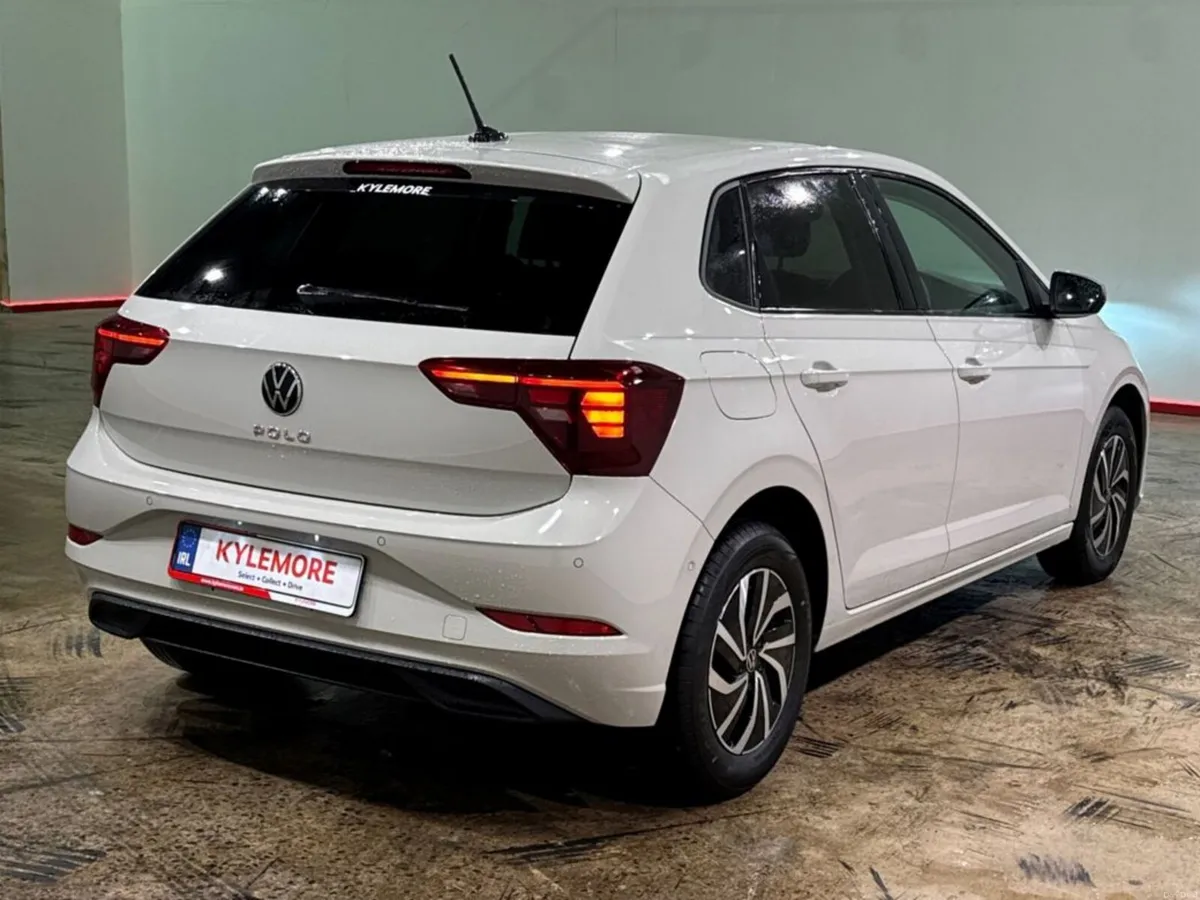 Volkswagen Polo 1.0 AUTOMATIC - FACTORY ALLOYS - R - Image 3