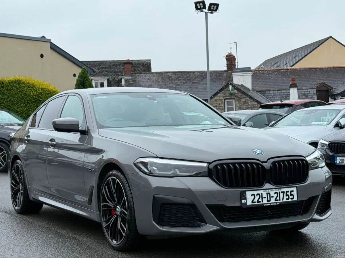 BMW 5-Series 530E M SPORT AUTO *HUGE SPEC & FSH* - Image 3
