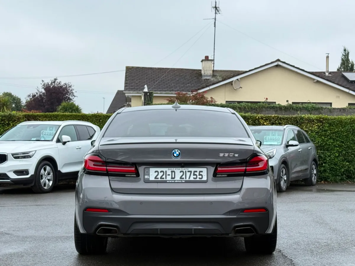BMW 5-Series 530E M SPORT AUTO *HUGE SPEC & FSH* - Image 6