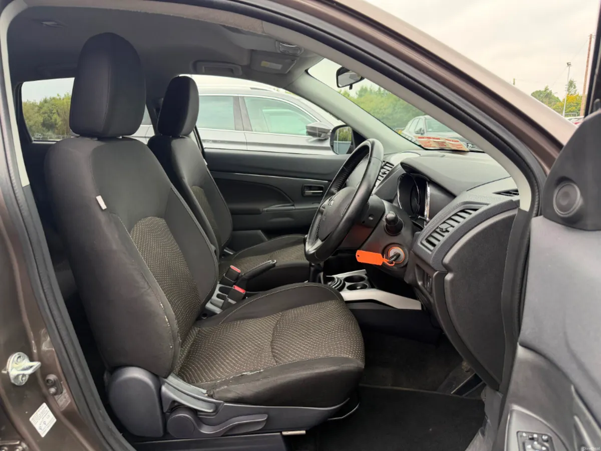 Mitsubishi ASX 1.8 DID Instyle 4DR * BLUETOOTH * - Image 3
