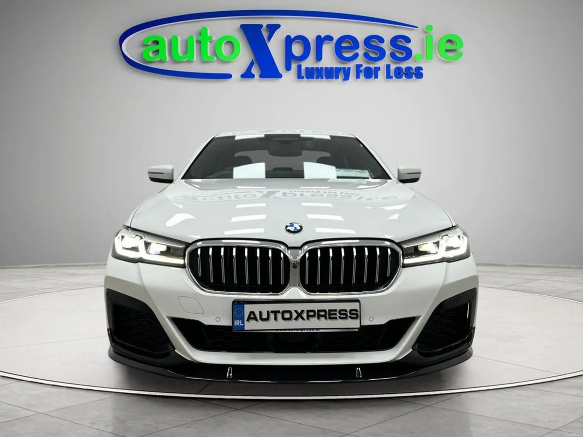BMW 5-Series M SPORT XDRIVE 523D Automatic, Revers - Image 3