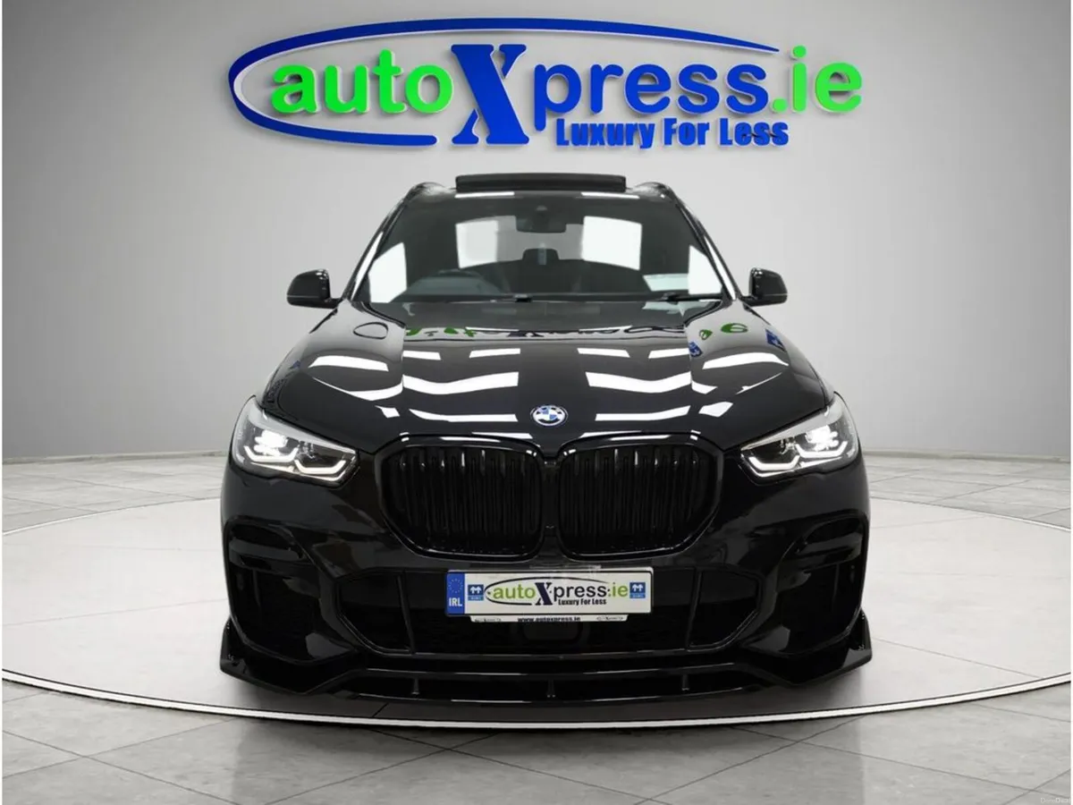 BMW X5 45e M-Sport, Panoramic Sunroof - Image 3