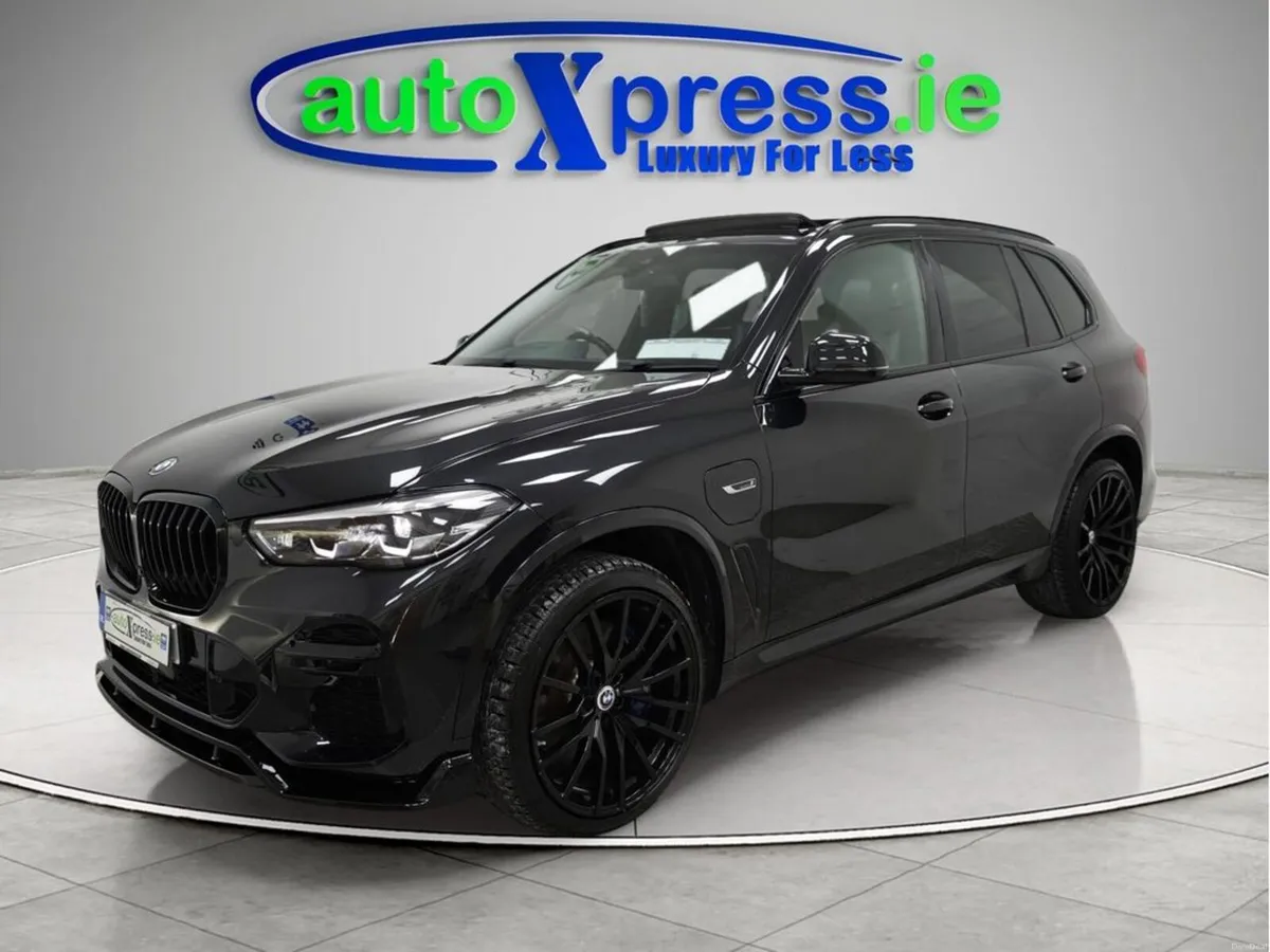 BMW X5 45e M-Sport, Panoramic Sunroof - Image 5
