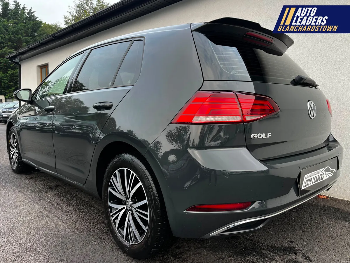 VOLKSWAGEN GOLF 1.6 TDI SE 115PS DSG AUTO - Image 4