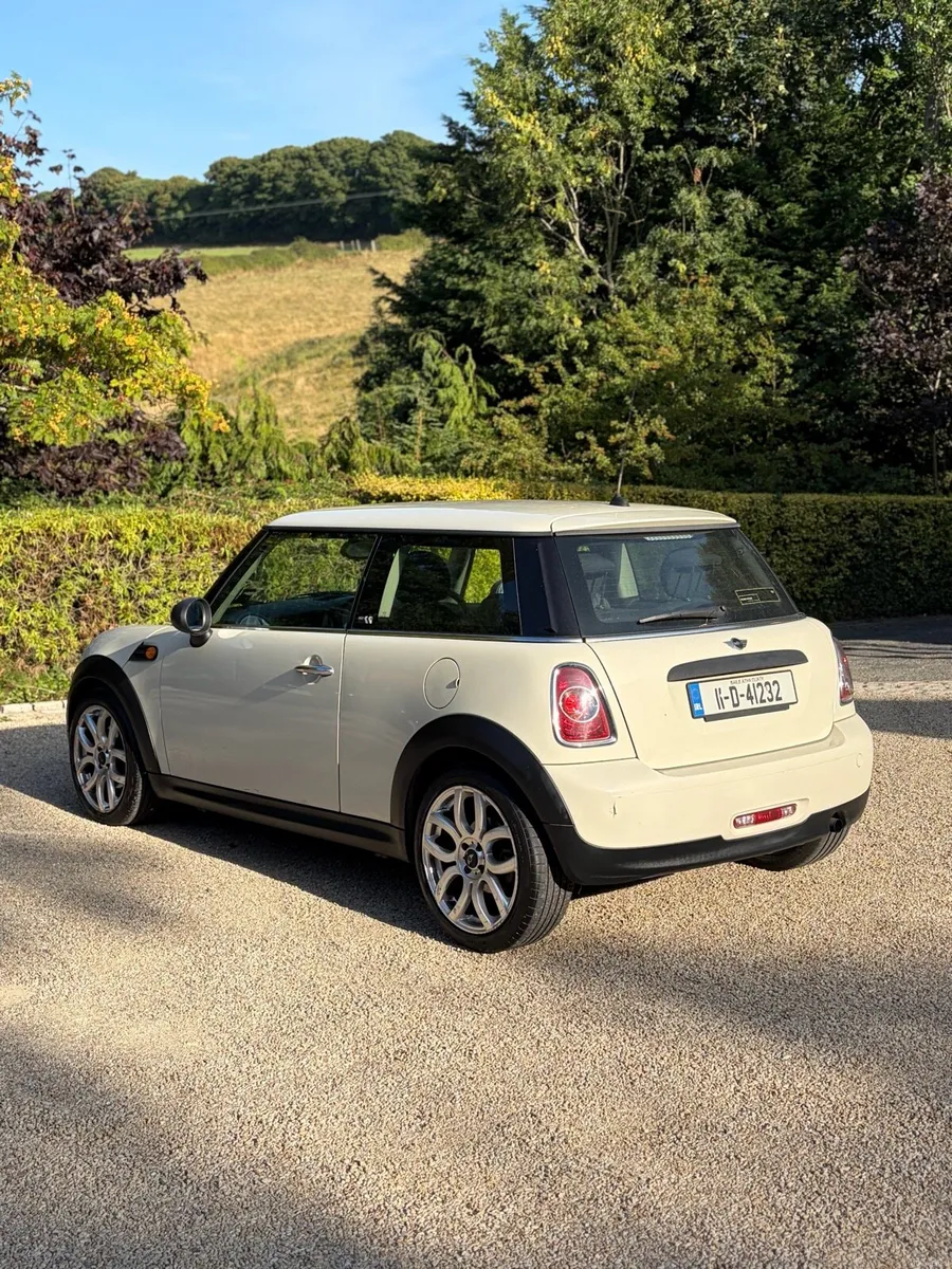 2011 Mini Cooper - Image 3