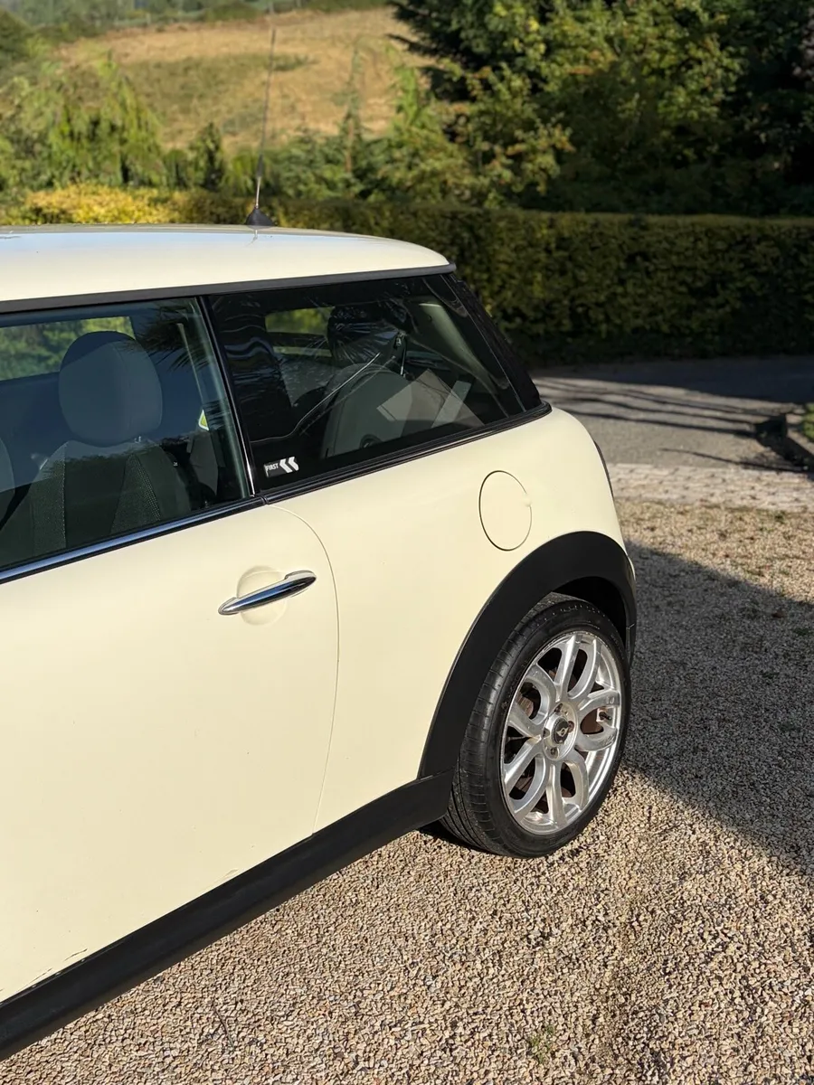 2011 Mini Cooper - Image 5