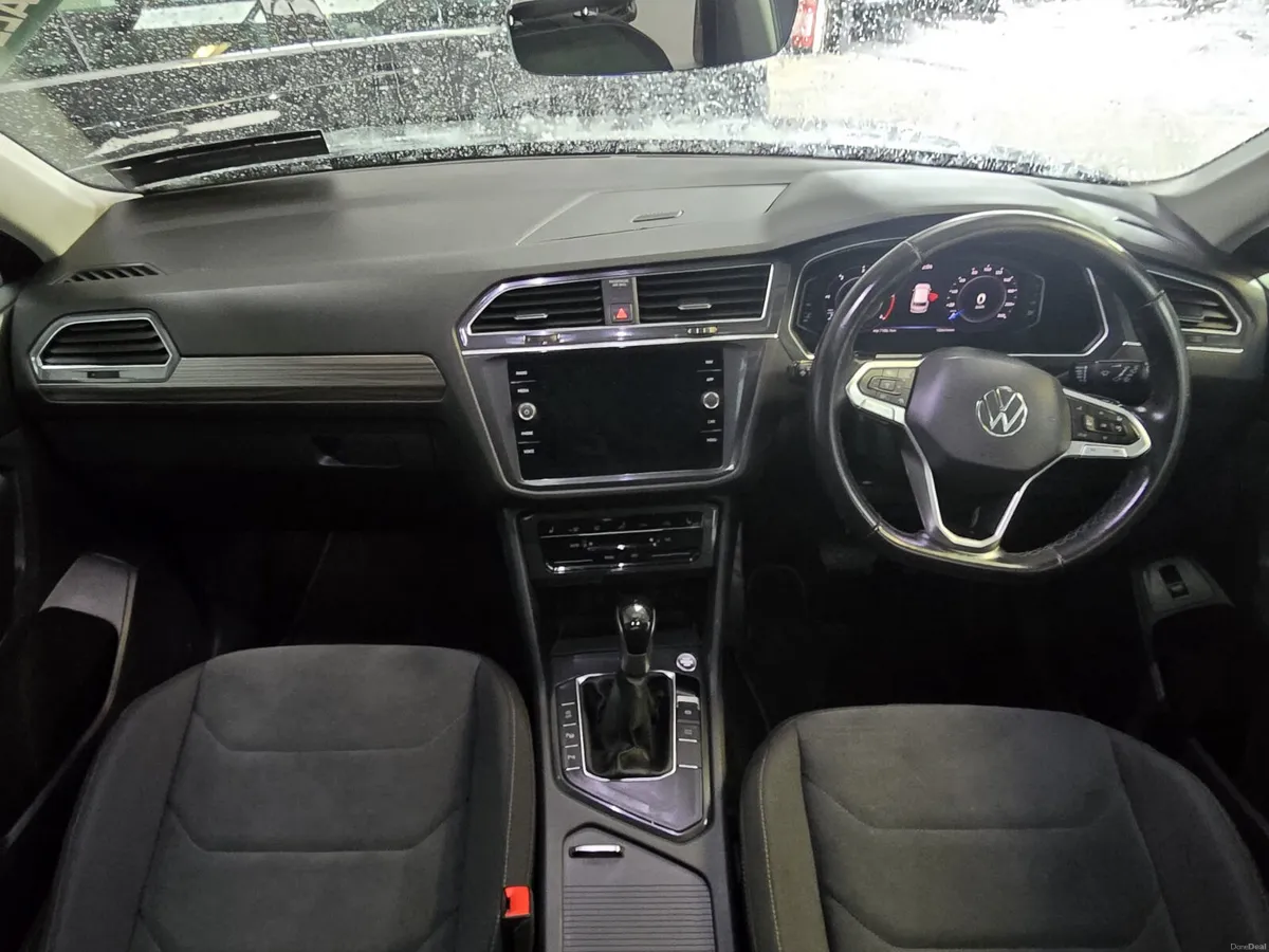 Volkswagen Tiguan 2023 7 SEATER AUTO ELEGANCE - Image 4