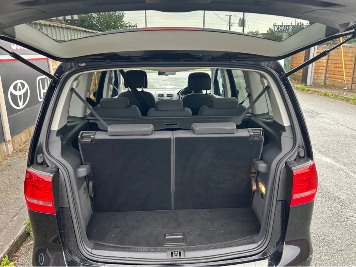 Volkswagen Touran 1.4 FSI HIGHLINE 5DR AU AUTO - Image 6