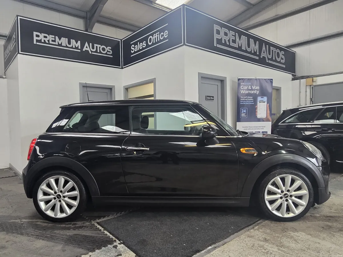 Mini Cooper 2015. 1.5D - Image 2