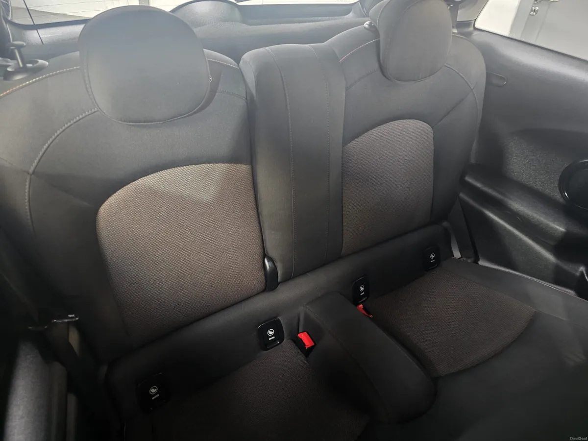 Mini Cooper 2015. 1.5D - Image 6