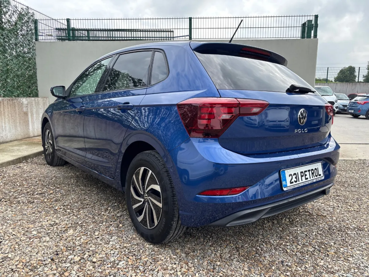 Volkswagen Polo Comfortline Model with extras - Image 5