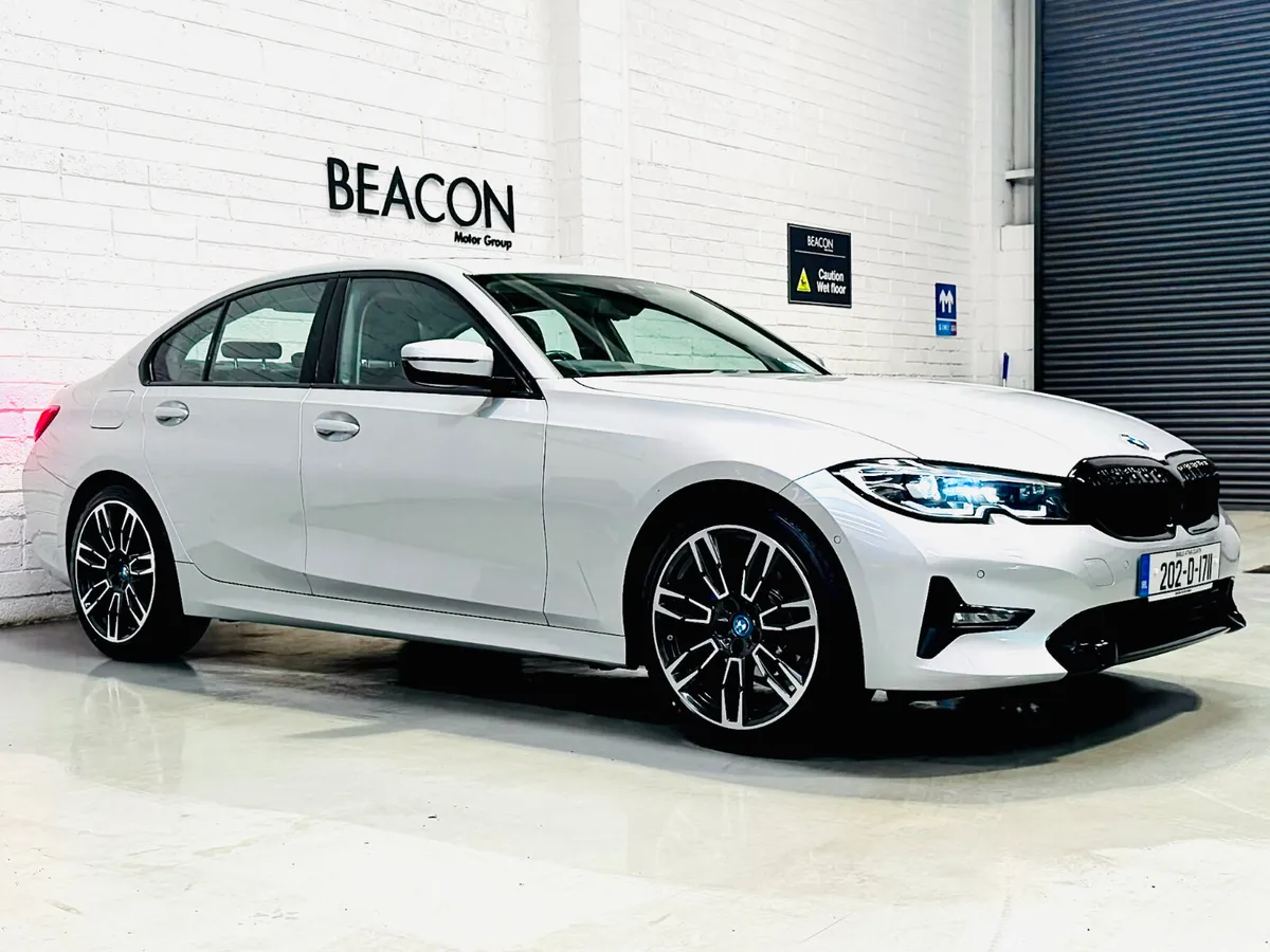 202 ONLY 32,000 MILES, BMW 3-SERIES 2.0 PETROL - Image 5