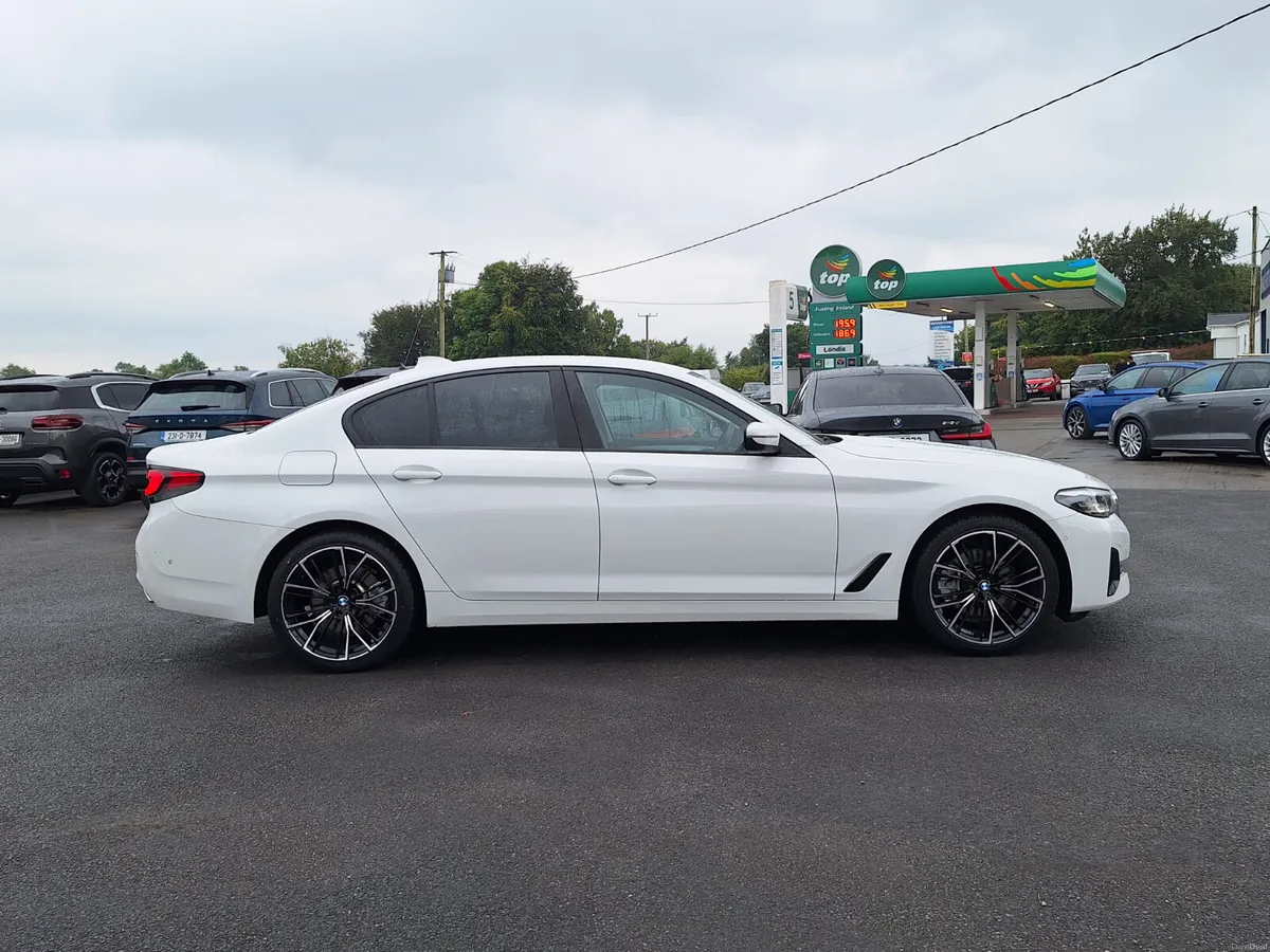 BMW 5-Series *Black Leather/Upgraded Alloy Wheels - Image 2
