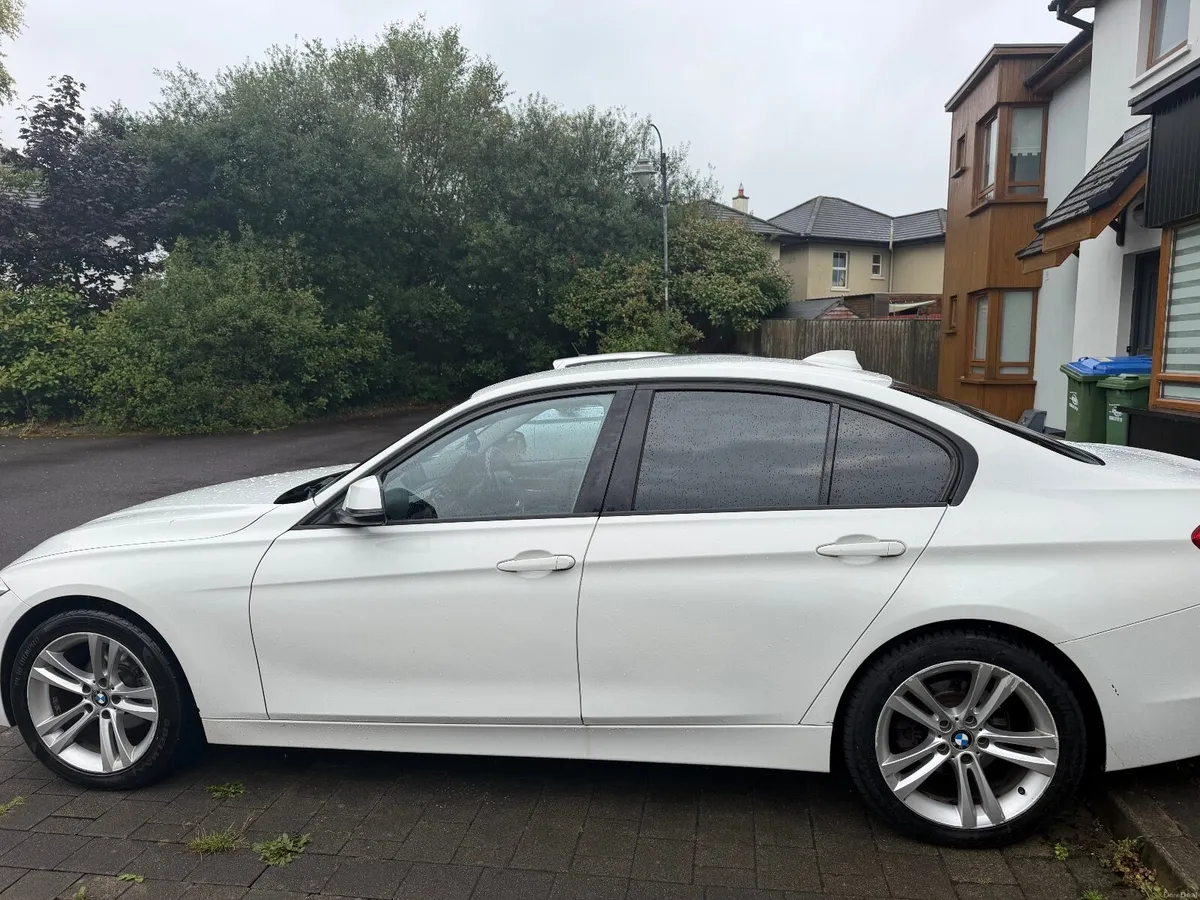 BMW 3-Series 2012 - Automatic - Image 6