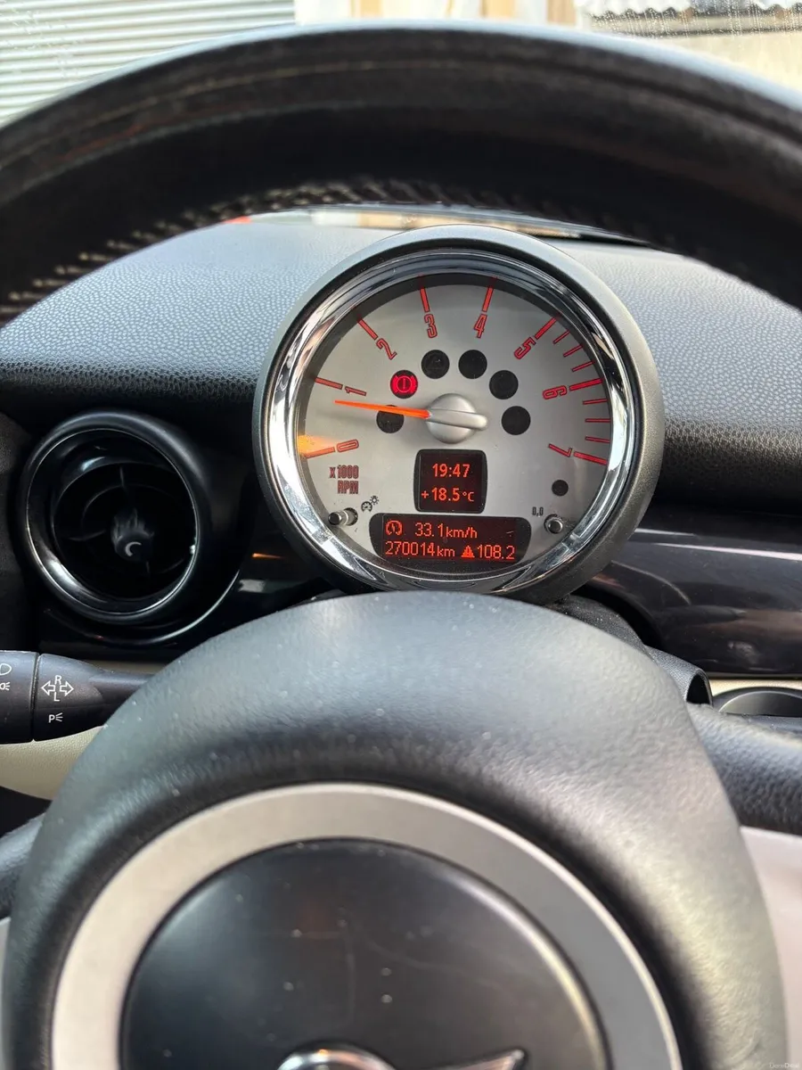 car - Image 3