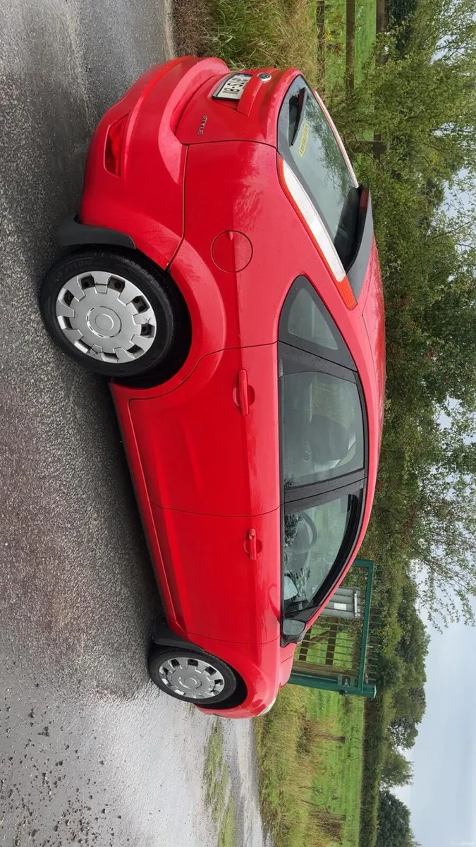 2009 Ford Focus - Image 3