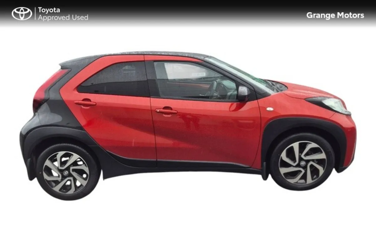 Toyota Aygo X 1.0LTR DESIGN 5DR - Image 3