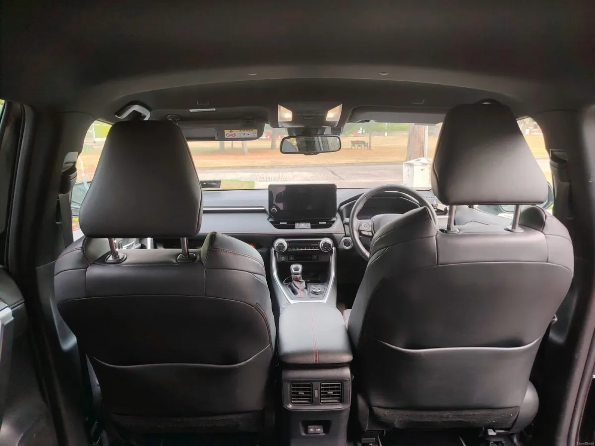 Toyota RAV4 2024 Plug in Hybrid - Image 4