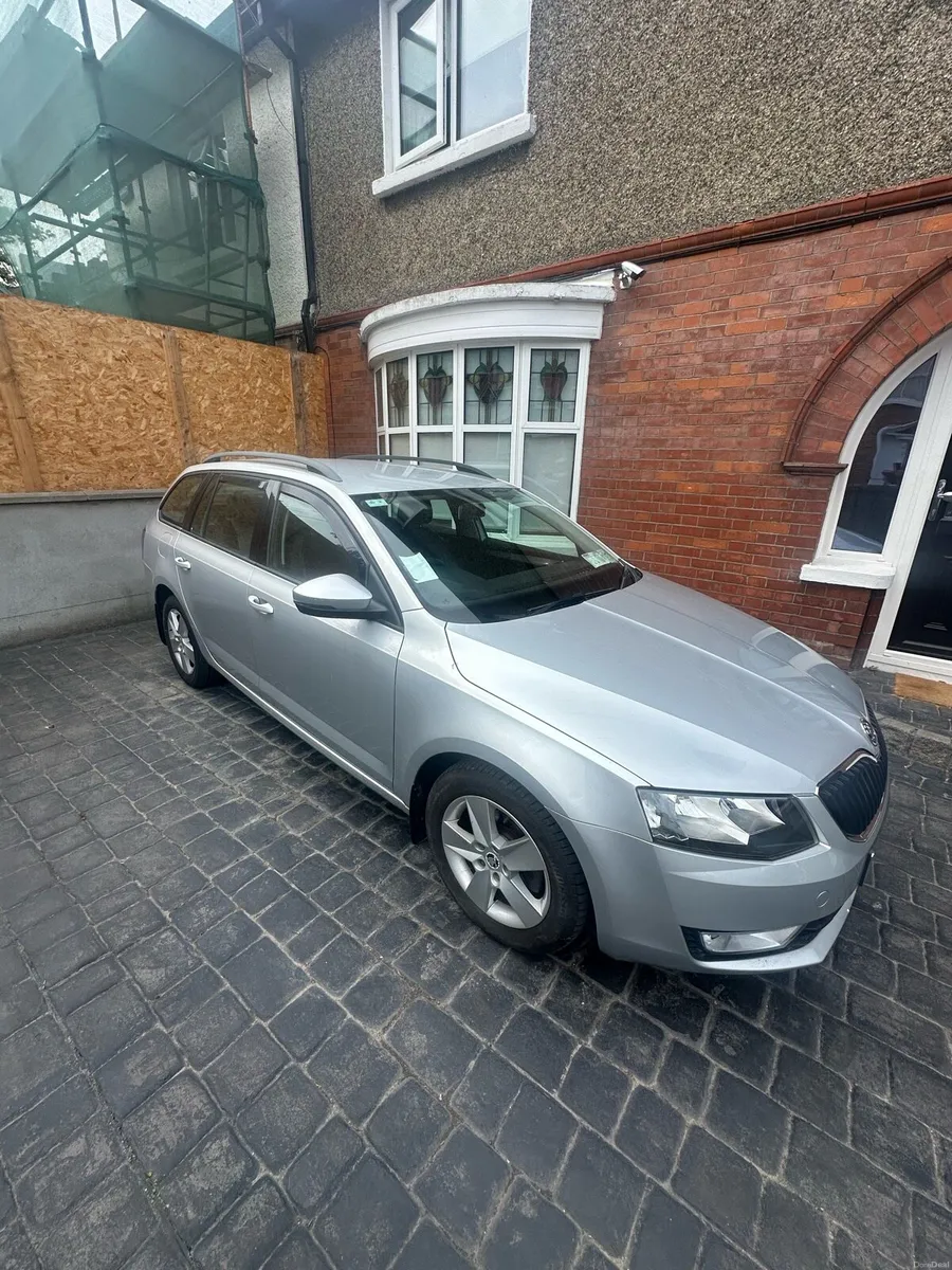 Skoda Octavia Estate - Image 1