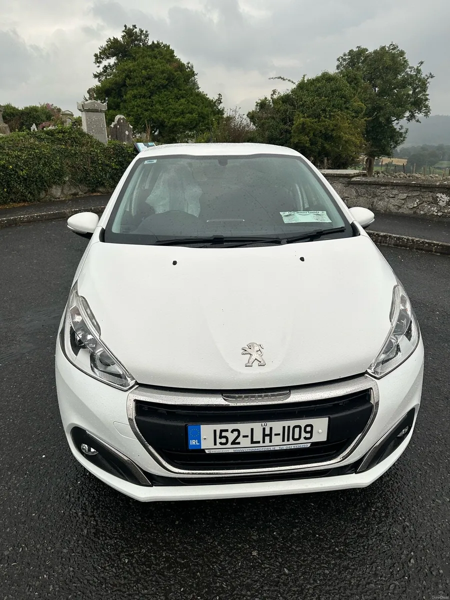 Peugeot 208 - Image 2