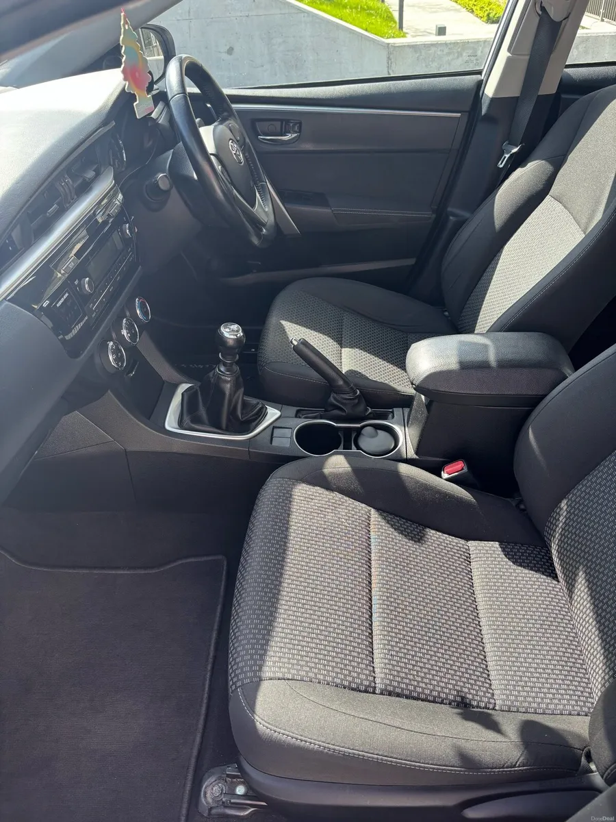 2015 Toyota Corolla - Image 6