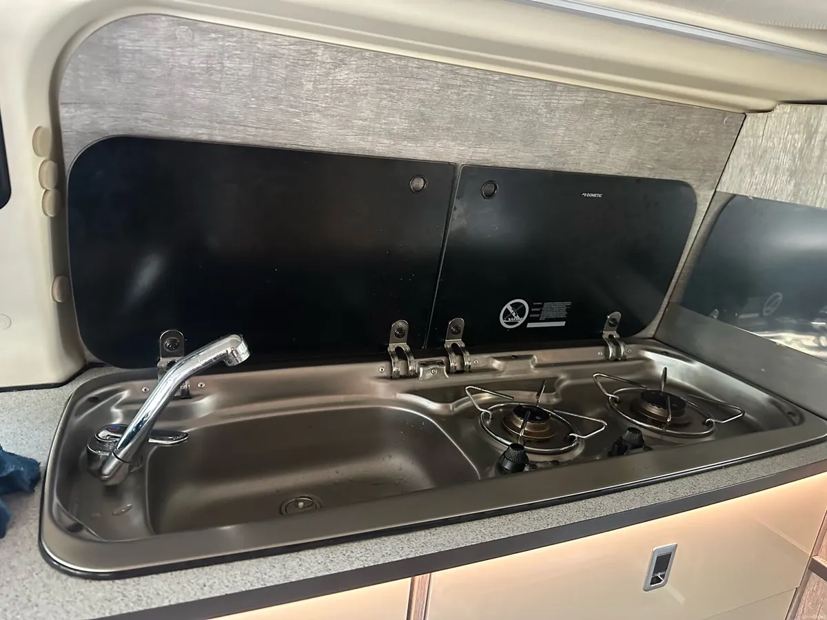 Camper van - Image 4