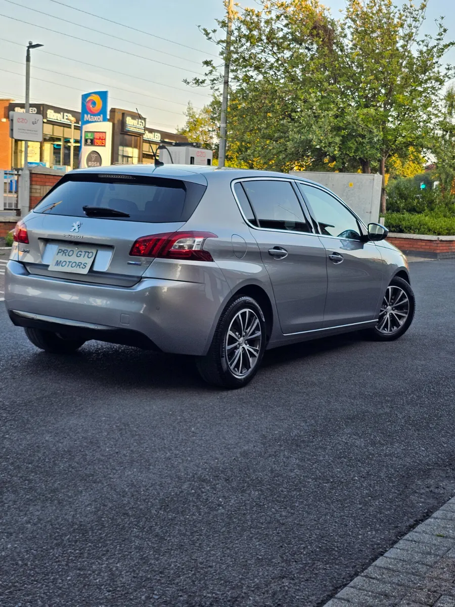 Peugeot-308 Automatic  2017 - Image 5