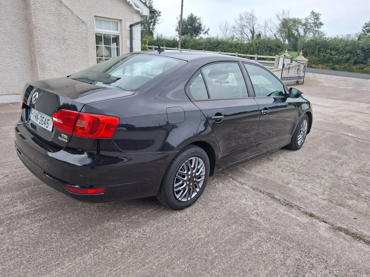 Volkswagen Jetta 2011 - Image 6