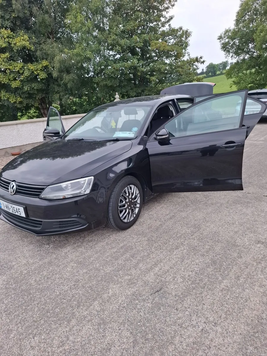 Volkswagen Jetta 2011 - Image 1
