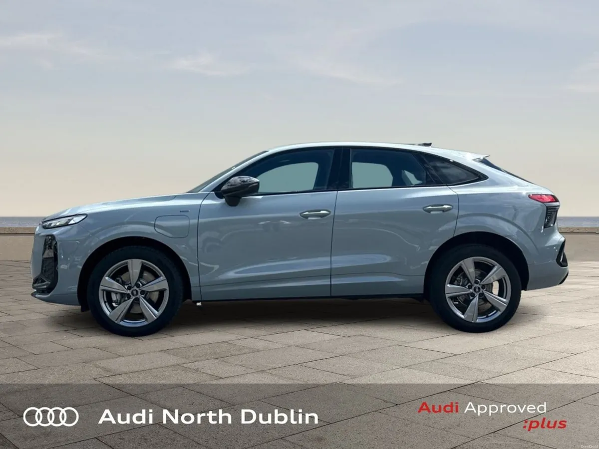 Audi Q3 Q3 Sportback S line e-hybrid  200 kW S tro - Image 4