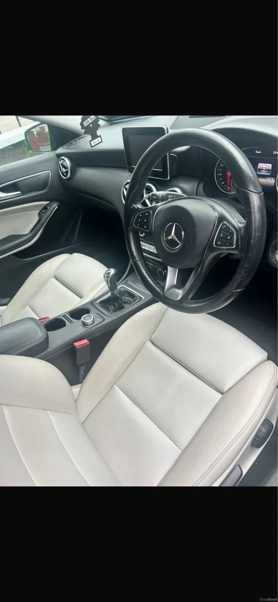 Mercedes Benz A180 - Image 2