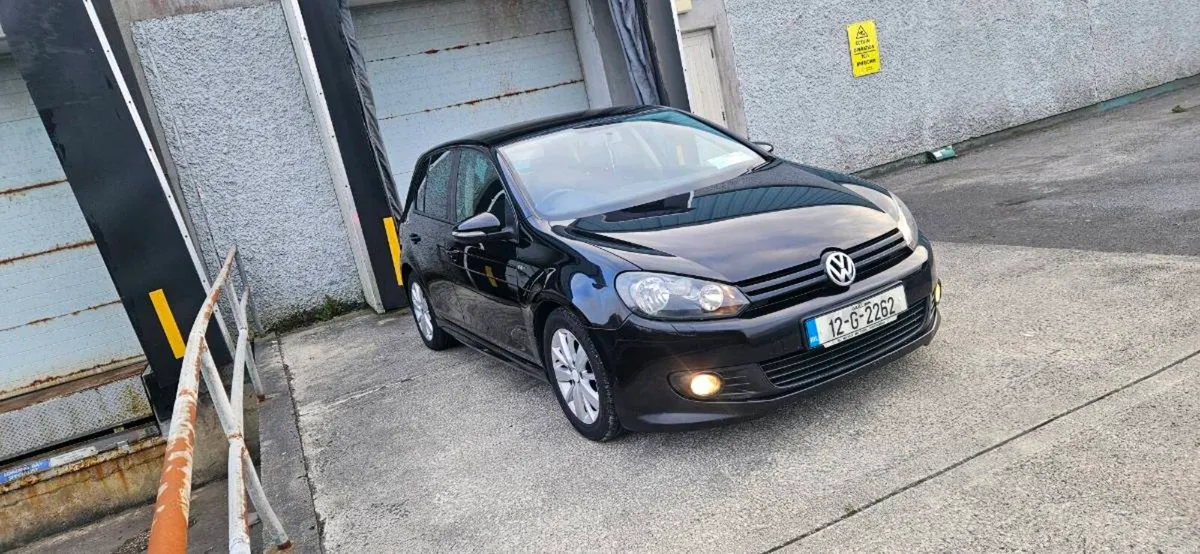 Volkswagen Golf R Line - Image 2