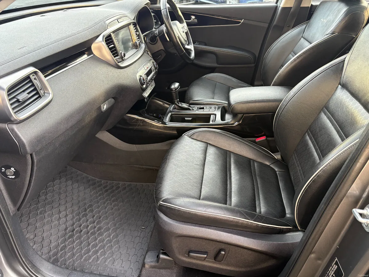 181 Kia Sorento GT-Line 2.2 CRDI 4WD Auto 7 Seater - Image 6