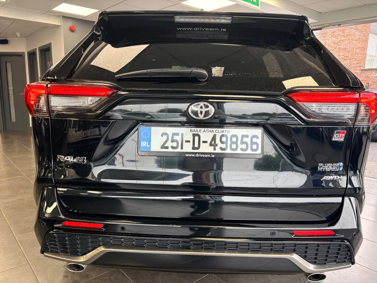 Toyota RAV4 2.5 HYBRID GR SPORT 2025 - Image 6