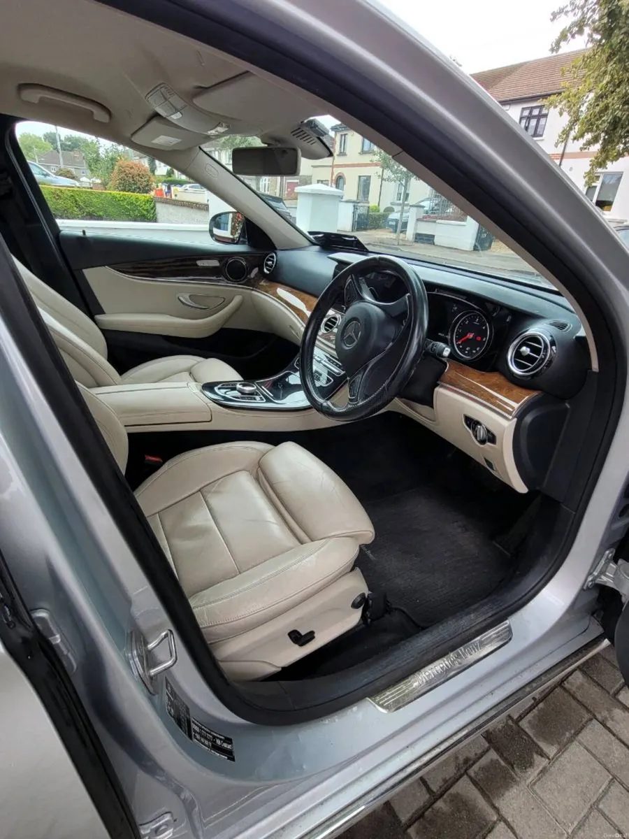 Mercedes E220 Avantgarde - Image 6